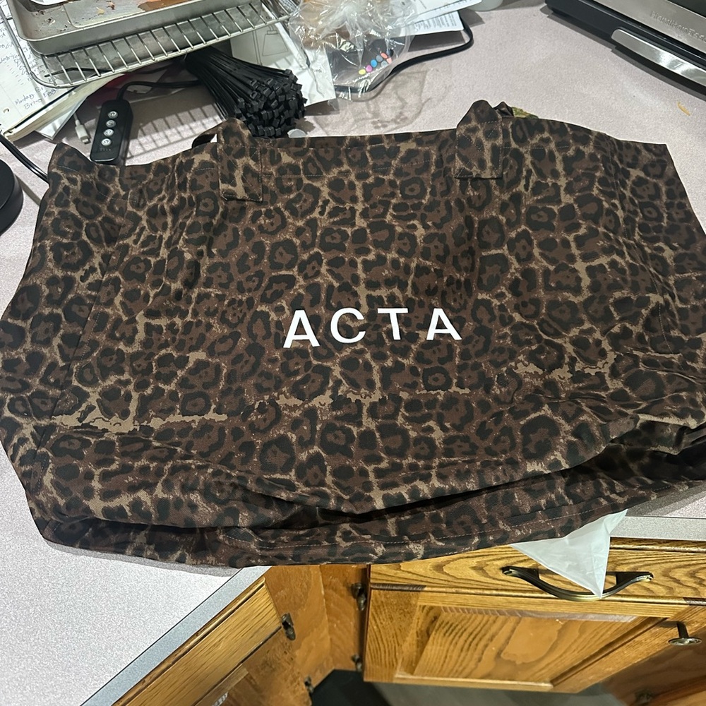 ACTA Leopard Print Tote Bag